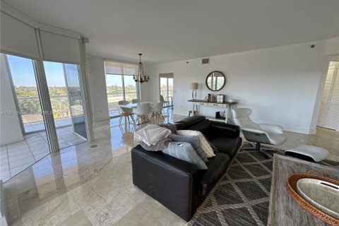 Condominio en venta en Surfside, Florida, 2 dormitorios, 161.65 m2 № 951619 - foto 27