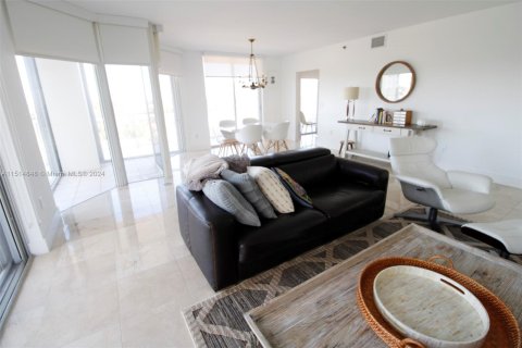 Condominio en venta en Surfside, Florida, 2 dormitorios, 161.65 m2 № 951619 - foto 9
