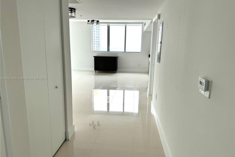 Condominio en venta en Miami, Florida, 2 dormitorios, 124.49 m2 № 1268896 - foto 1