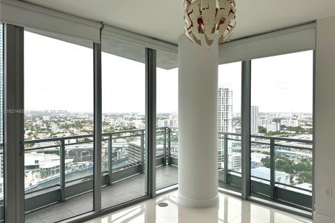 Condo in Miami, Florida, 2 bedrooms  № 1268896 - photo 11