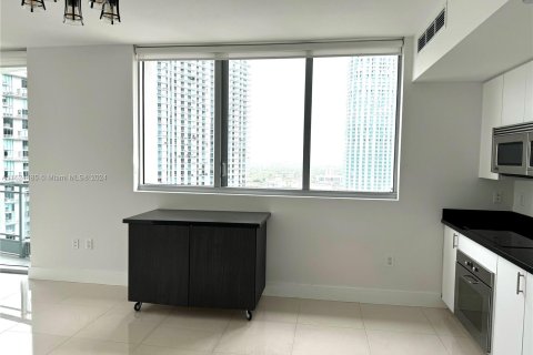 Condo in Miami, Florida, 2 bedrooms  № 1268896 - photo 4