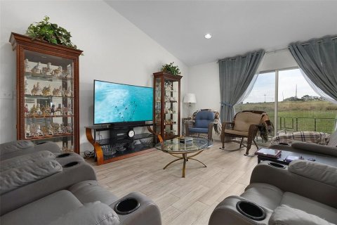 Villa ou maison à vendre à Frostproof, Floride: 3 chambres, 168.71 m2 № 955177 - photo 8