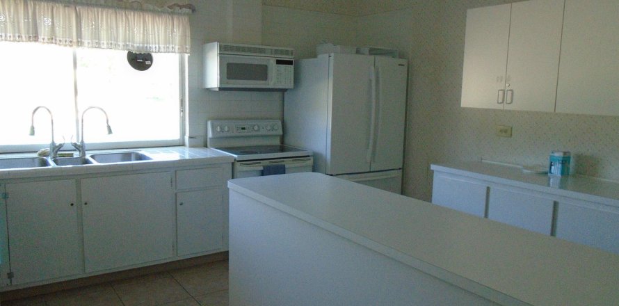 Condo in Palm Springs, Florida, 2 bedrooms  № 1080445