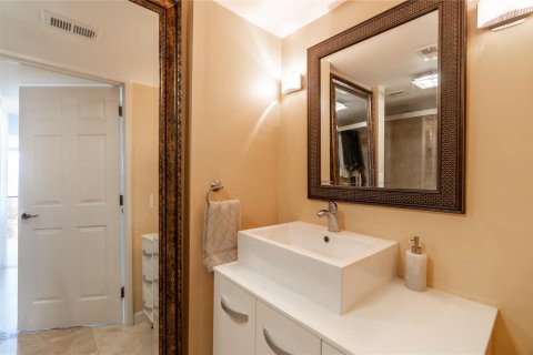 Condo in Fort Lauderdale, Florida, 1 bedroom  № 1168864 - photo 24