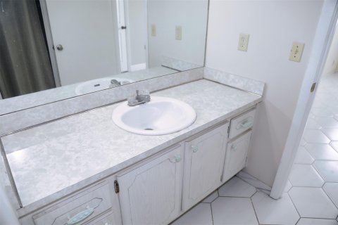 Condo in Hillsboro Beach, Florida, 2 bedrooms  № 1168866 - photo 12