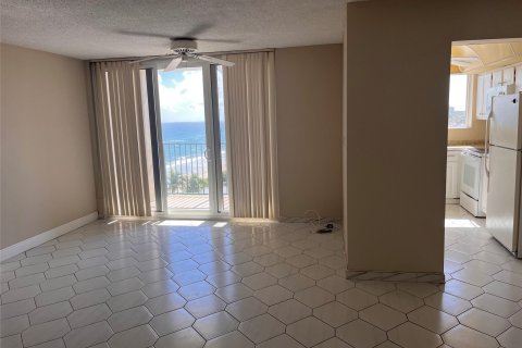 Condo in Hillsboro Beach, Florida, 2 bedrooms  № 1168866 - photo 22