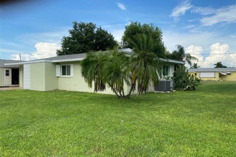 Villa ou maison à vendre à Punta Gorda, Floride: 2 chambres, 85.47 m2 № 1303862 - photo 2