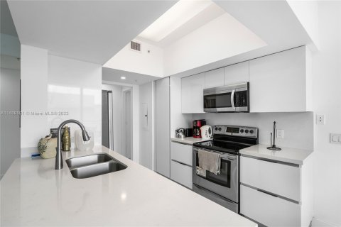 Condo in Sunny Isles Beach, Florida, 3 bedrooms  № 883884 - photo 14