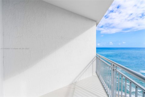 Condo in Sunny Isles Beach, Florida, 3 bedrooms  № 883884 - photo 29