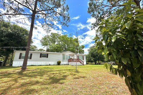 House in Clewiston, Florida 3 bedrooms № 1353731 - photo 2