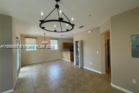 Copropriété à louer à Doral, Floride: 2 chambres, 104.33 m2 № 1356645 - photo 1