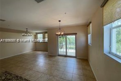 Copropriété à louer à Doral, Floride: 2 chambres, 104.33 m2 № 1356645 - photo 2