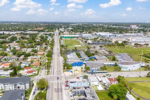 Commercial property in Miami, Florida № 1428188 - photo 18