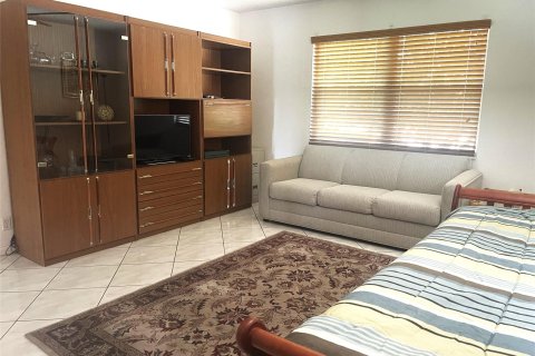 Condo in Coconut Creek, Florida, 2 bedrooms  № 1187724 - photo 7