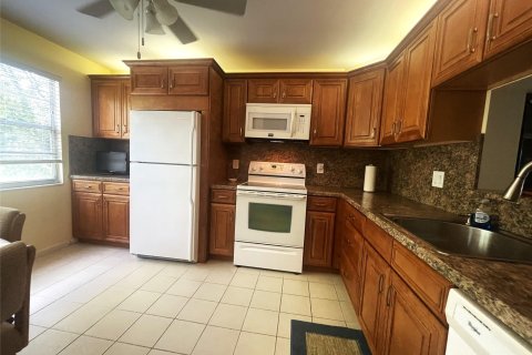 Condo in Coconut Creek, Florida, 2 bedrooms  № 1187724 - photo 15