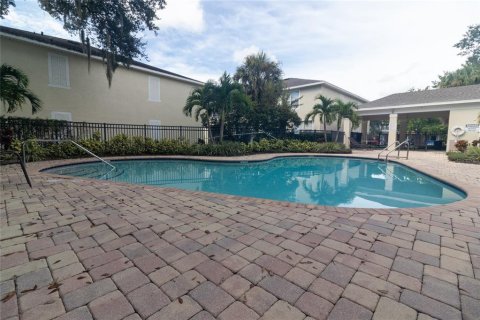 Townhouse in Tampa, Florida 2 bedrooms, 149.67 sq.m. № 1359887 - photo 23