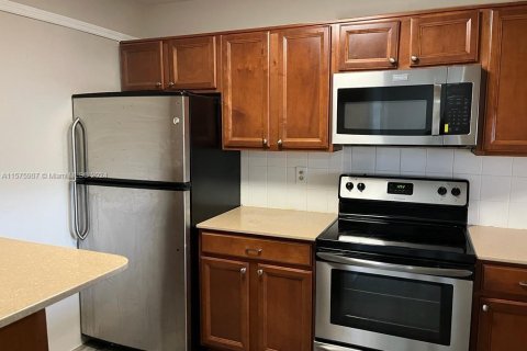 Condominio en venta en Miramar, Florida, 3 dormitorios, 99.41 m2 № 1141820 - foto 4