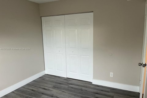 Condominio en venta en Miramar, Florida, 3 dormitorios, 99.41 m2 № 1141820 - foto 13