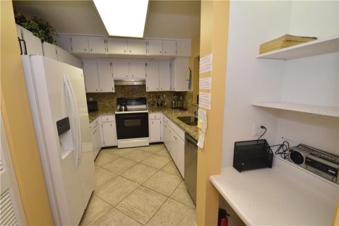 Condo in Sarasota, Florida, 3 bedrooms  № 667271 - photo 10