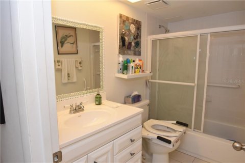 Condo in Sarasota, Florida, 3 bedrooms  № 667271 - photo 28