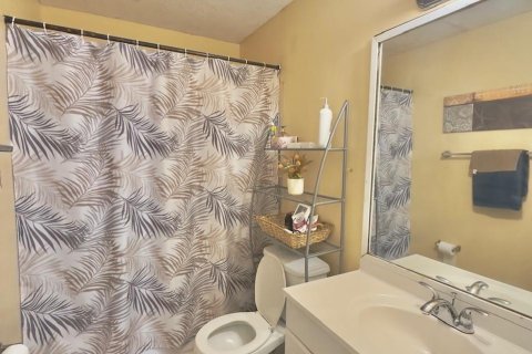 Townhouse in Lauderhill, Florida 2 bedrooms, 111.48 sq.m. № 1007680 - photo 5