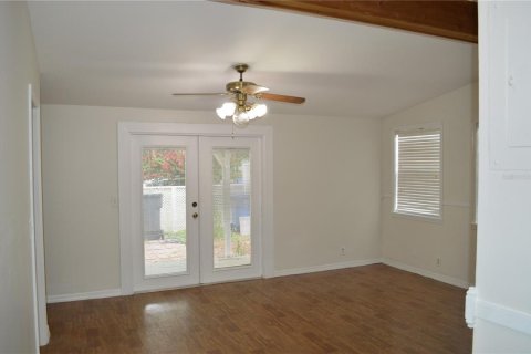 House in Tampa, Florida 4 bedrooms, 145.76 sq.m. № 1243632 - photo 17