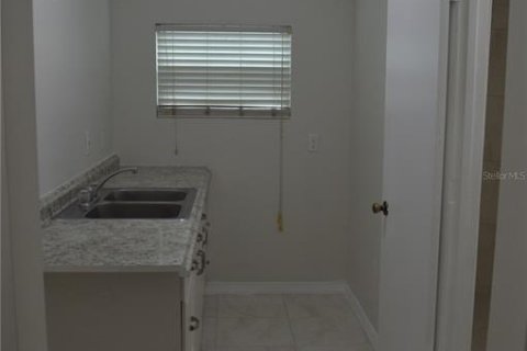 House in Tampa, Florida 4 bedrooms, 145.76 sq.m. № 1243632 - photo 19