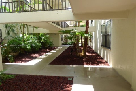 Condominio en venta en Aventura, Florida, 2 dormitorios, 108.7 m2 № 1188227 - foto 16