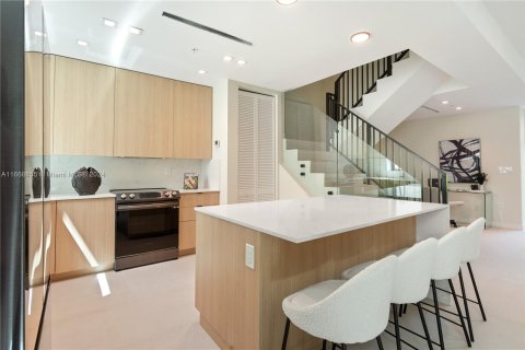 Townhouse in Miami, Florida 3 bedrooms, 187.76 sq.m. № 1386122 - photo 6