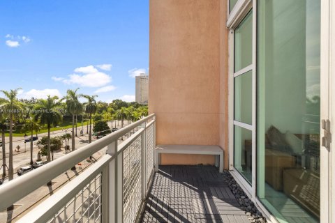 Condominio en venta en Miami, Florida, 1 dormitorio, 90.86 m2 № 1386123 - foto 15