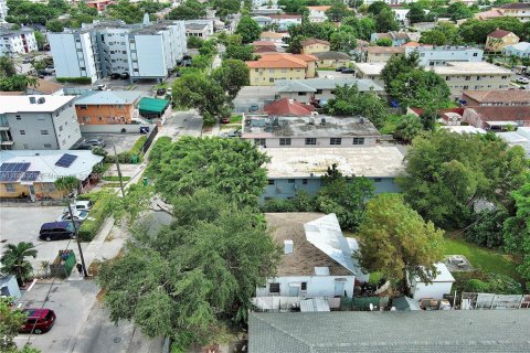 Propiedad comercial en venta en Miami, Florida № 1386167 - foto 15