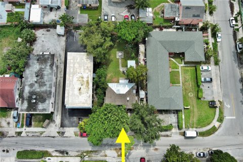 Propiedad comercial en venta en Miami, Florida № 1386167 - foto 11