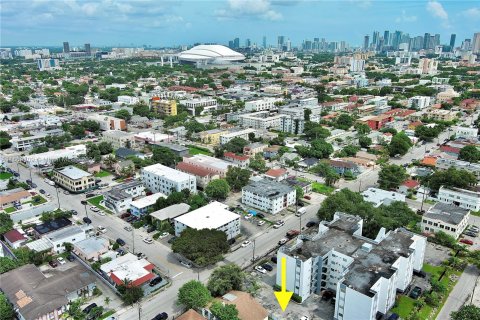 Propiedad comercial en venta en Miami, Florida № 1386167 - foto 12