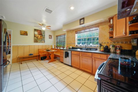Casa en venta en Surfside, Florida, 3 dormitorios, 150.22 m2 № 538518 - foto 6