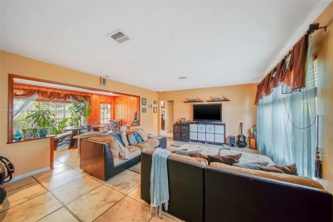 Casa en venta en Surfside, Florida, 3 dormitorios, 150.22 m2 № 538518 - foto 28