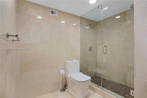 Condo in Miami Beach, Florida, 2 bedrooms  № 538474 - photo 29