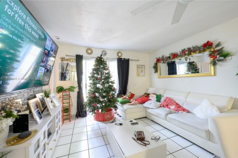 Casa en venta en Florida City, Florida, 4 dormitorios, 103.68 m2 № 1011171 - foto 6