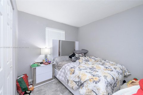 Casa en venta en Florida City, Florida, 4 dormitorios, 103.68 m2 № 1011171 - foto 13