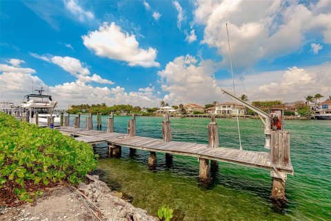 Terrain à vendre à Hillsboro Beach, Floride № 691241 - photo 20
