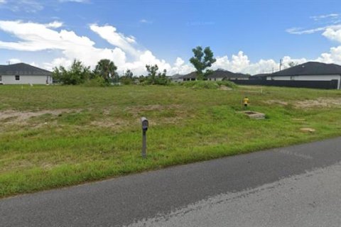 Купить земельный участок в Кейп-Корал, Флорида № 1105119 - фото 2