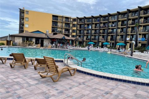 Condo in Daytona Beach Shores, Florida, 1 bedroom  № 1105117 - photo 21