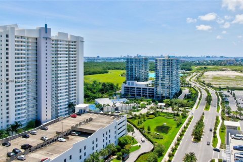 Condominio en venta en North Miami, Florida, 3 dormitorios, 167.32 m2 № 632638 - foto 25