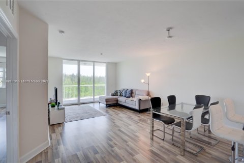 Condominio en venta en North Miami, Florida, 3 dormitorios, 167.32 m2 № 632638 - foto 3