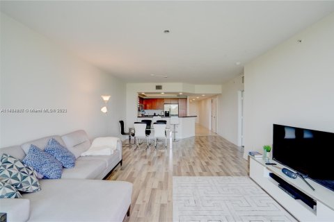 Condominio en venta en North Miami, Florida, 3 dormitorios, 167.32 m2 № 632638 - foto 5