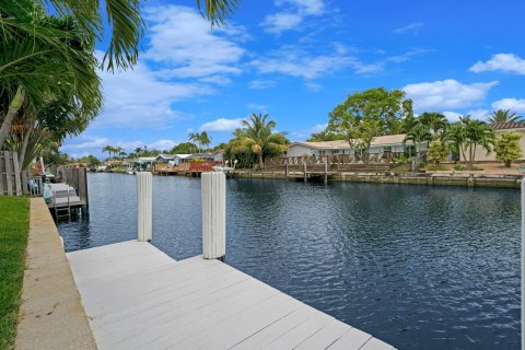 House in Fort Lauderdale, Florida 4 bedrooms, 205.96 sq.m. № 1179703 - photo 8