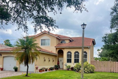 Villa ou maison à vendre à Davie, Floride: 4 chambres, 197.32 m2 № 1329783 - photo 1