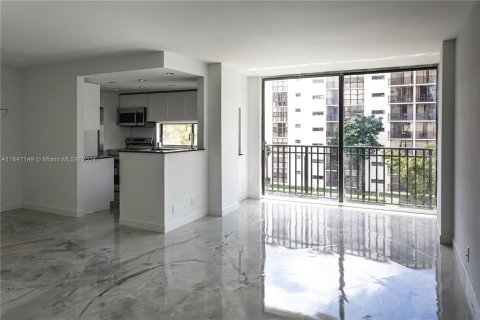 Copropriété à vendre à Sunny Isles Beach, Floride: 1 chambre, 71.26 m2 № 1329780 - photo 8