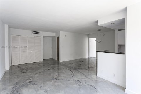 Copropriété à vendre à Sunny Isles Beach, Floride: 1 chambre, 71.26 m2 № 1329780 - photo 9