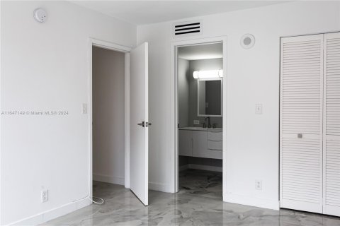 Copropriété à vendre à Sunny Isles Beach, Floride: 1 chambre, 71.26 m2 № 1329780 - photo 25