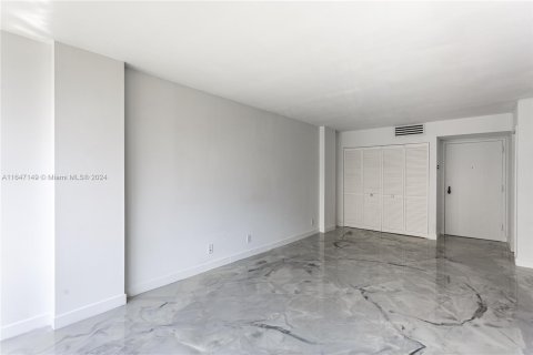 Copropriété à vendre à Sunny Isles Beach, Floride: 1 chambre, 71.26 m2 № 1329780 - photo 21